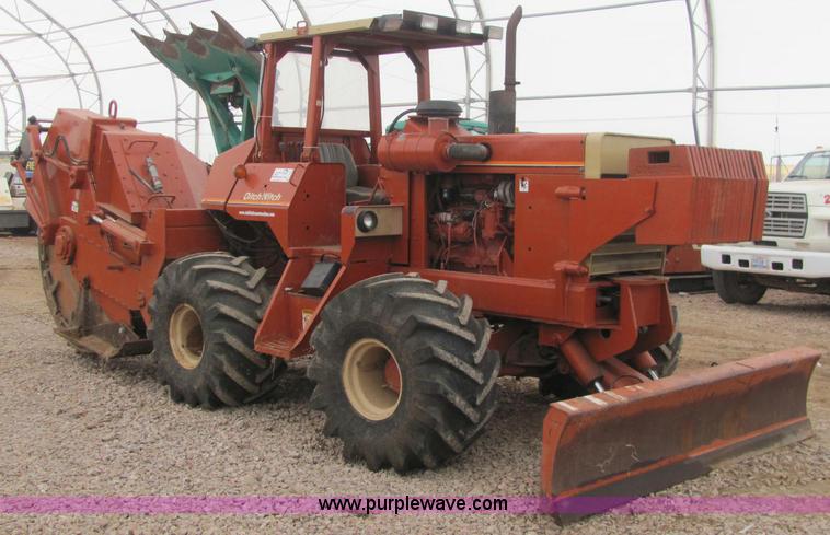 image for item C3068 Ditch Witch R100JD rock saw