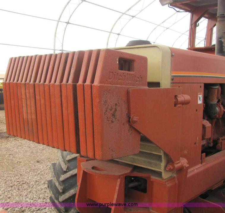 image for item C3068 Ditch Witch R100JD rock saw