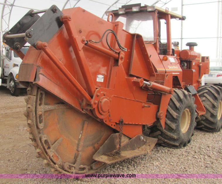 image for item C3068 Ditch Witch R100JD rock saw