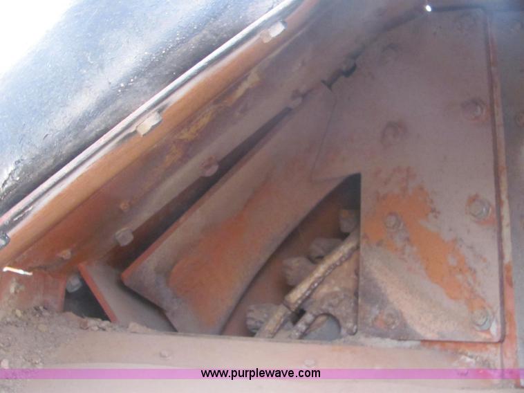 image for item C3068 Ditch Witch R100JD rock saw