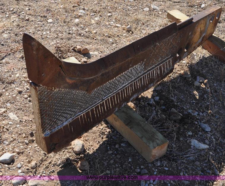 image for item C3073 Bron HS-TT hydraulic plow attachment