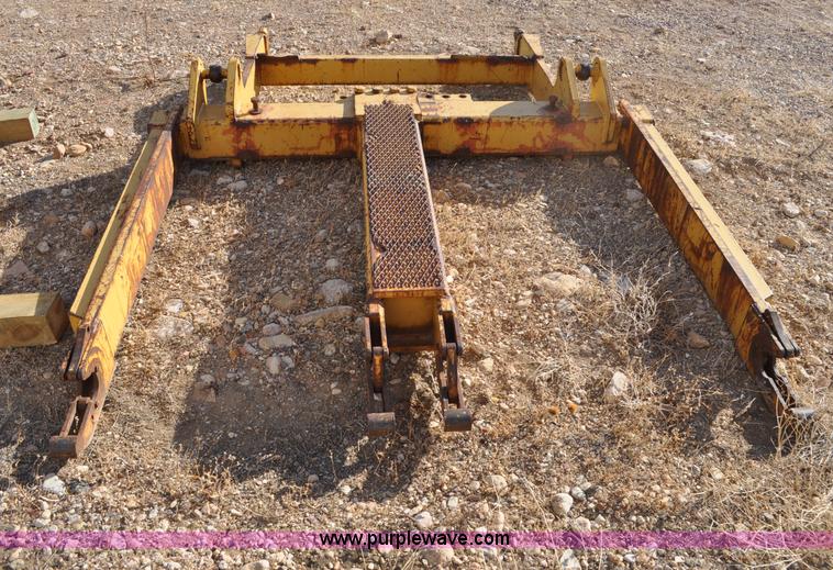 image for item C3073 Bron HS-TT hydraulic plow attachment