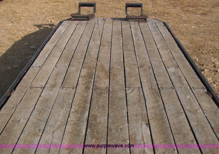 image for item C3107 1995 Redi Haul 25' flat bed trailer