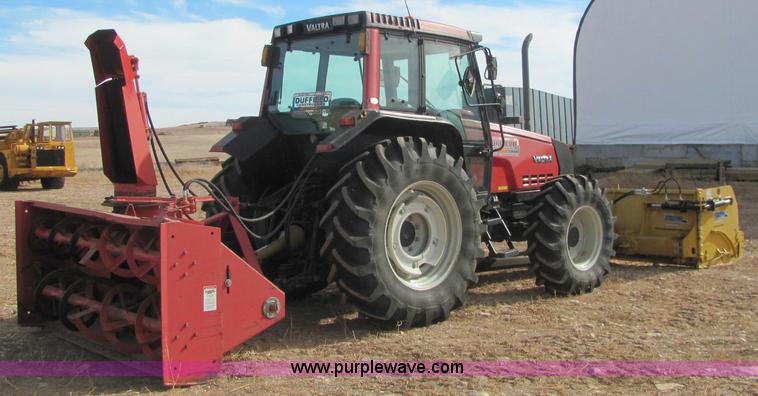 image for item C3109 2003 Valtra 6400 tractor