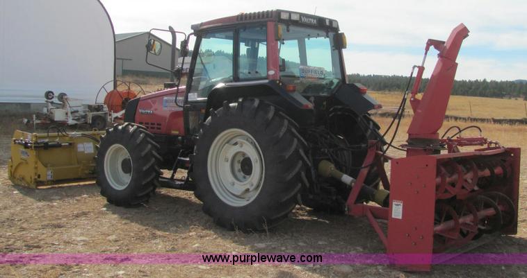 image for item C3109 2003 Valtra 6400 tractor