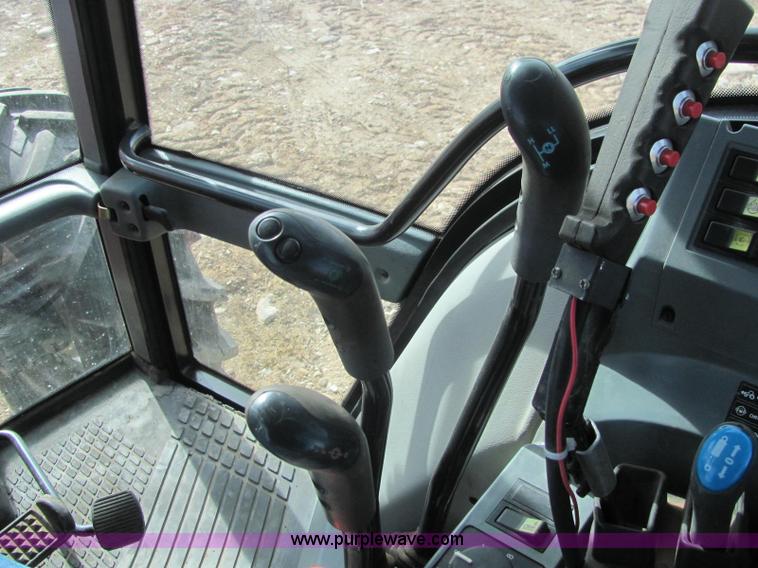 image for item C3109 2003 Valtra 6400 tractor