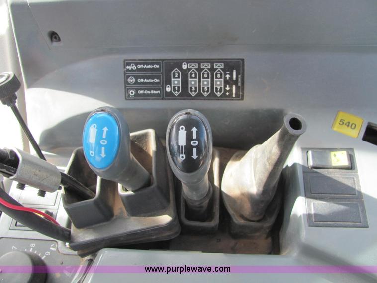 image for item C3109 2003 Valtra 6400 tractor