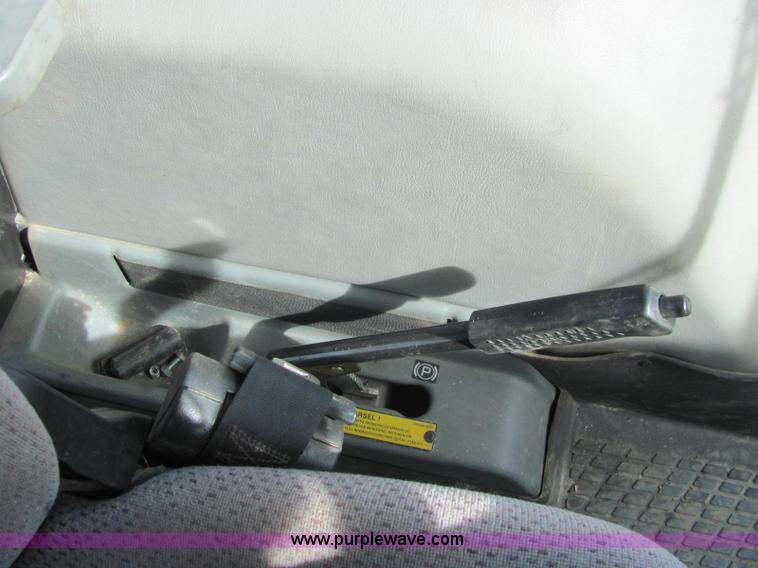 image for item C3109 2003 Valtra 6400 tractor