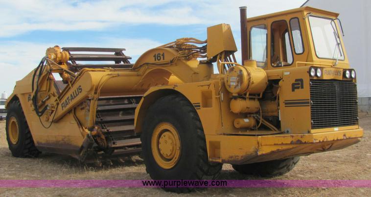 image for item C3110 Fiat-Allis 161 elevating paddle scraper