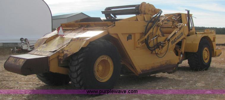 image for item C3110 Fiat-Allis 161 elevating paddle scraper