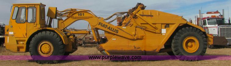 image for item C3110 Fiat-Allis 161 elevating paddle scraper