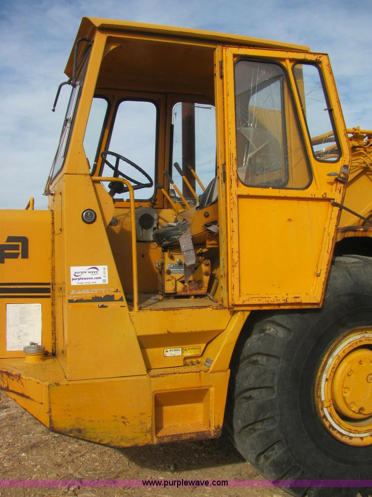 image for item C3110 Fiat-Allis 161 elevating paddle scraper