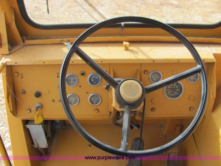 image for item C3110 Fiat-Allis 161 elevating paddle scraper
