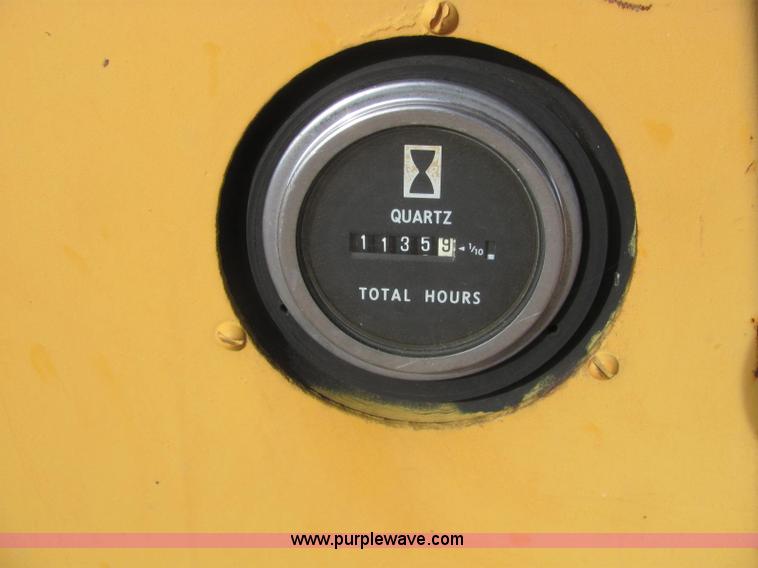 image for item C3110 Fiat-Allis 161 elevating paddle scraper