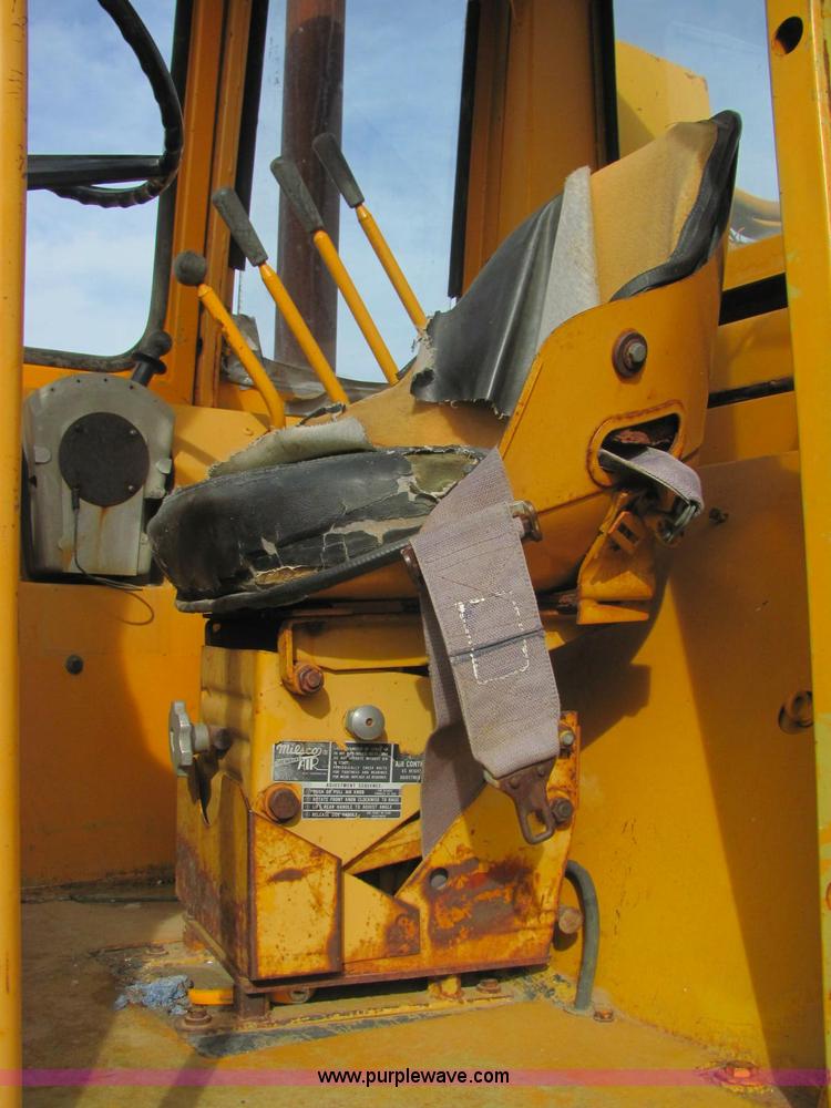 image for item C3110 Fiat-Allis 161 elevating paddle scraper