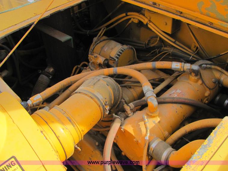 image for item C3110 Fiat-Allis 161 elevating paddle scraper