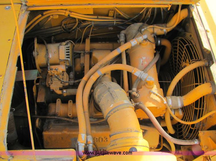 image for item C3110 Fiat-Allis 161 elevating paddle scraper