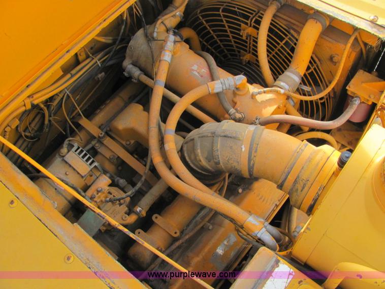 image for item C3110 Fiat-Allis 161 elevating paddle scraper