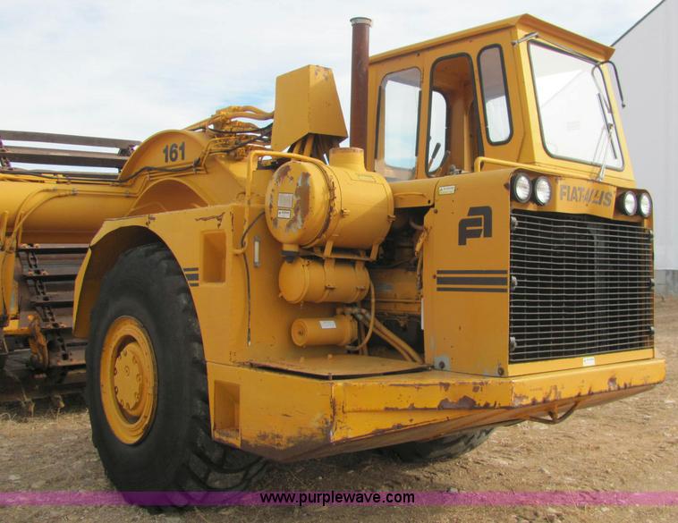 image for item C3110 Fiat-Allis 161 elevating paddle scraper