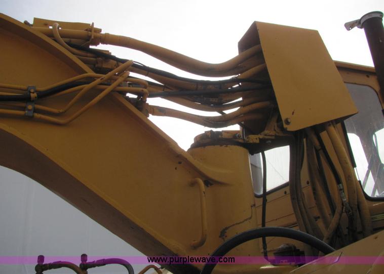 image for item C3110 Fiat-Allis 161 elevating paddle scraper