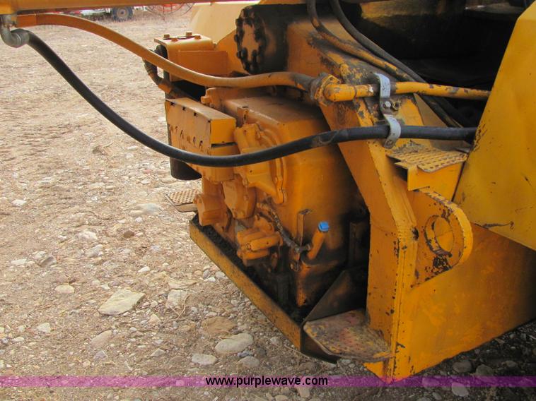 image for item C3110 Fiat-Allis 161 elevating paddle scraper