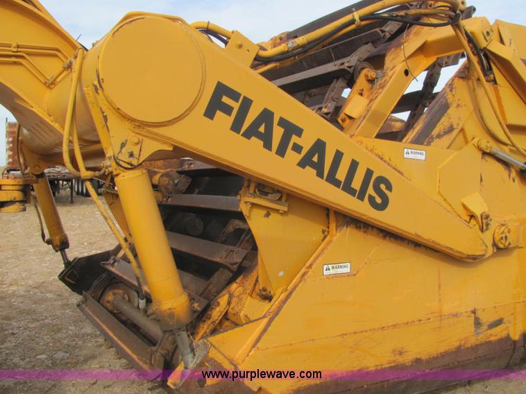image for item C3110 Fiat-Allis 161 elevating paddle scraper