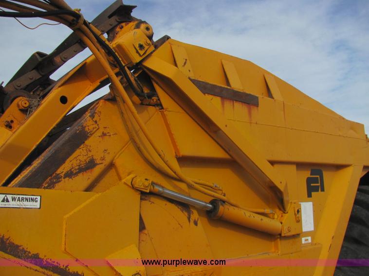 image for item C3110 Fiat-Allis 161 elevating paddle scraper