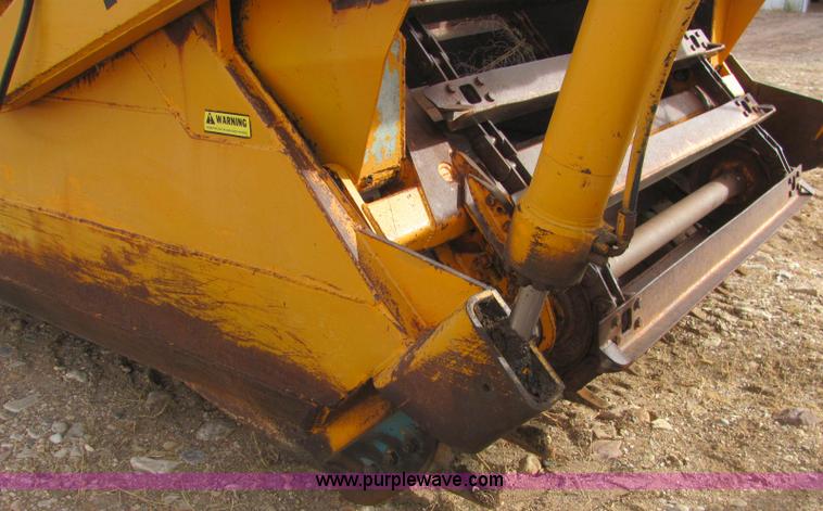 image for item C3110 Fiat-Allis 161 elevating paddle scraper