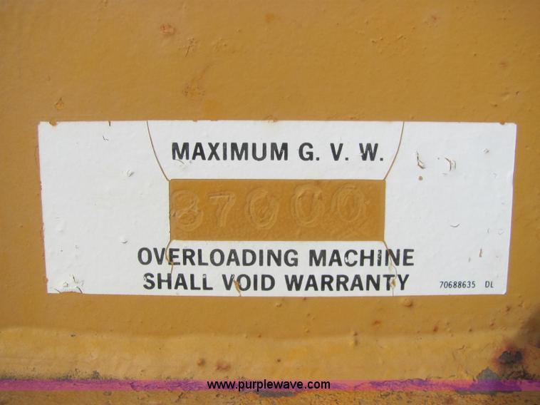 image for item C3110 Fiat-Allis 161 elevating paddle scraper