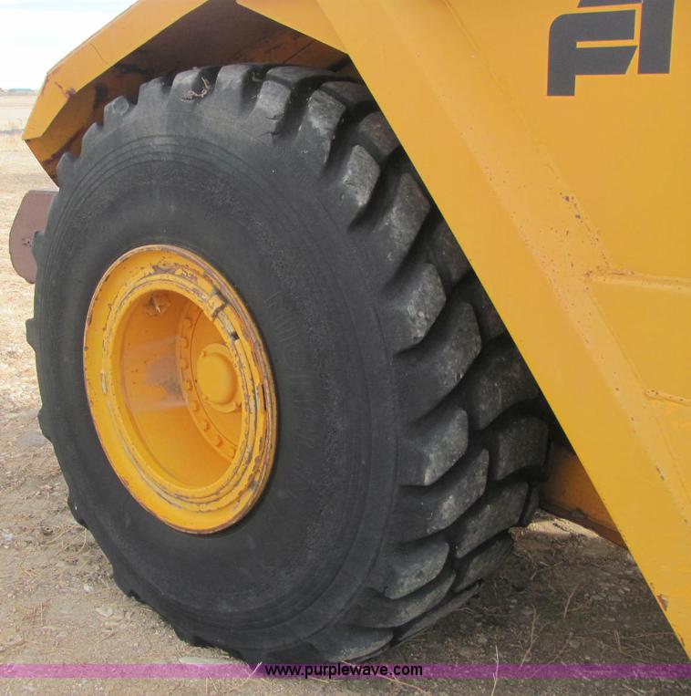 image for item C3110 Fiat-Allis 161 elevating paddle scraper