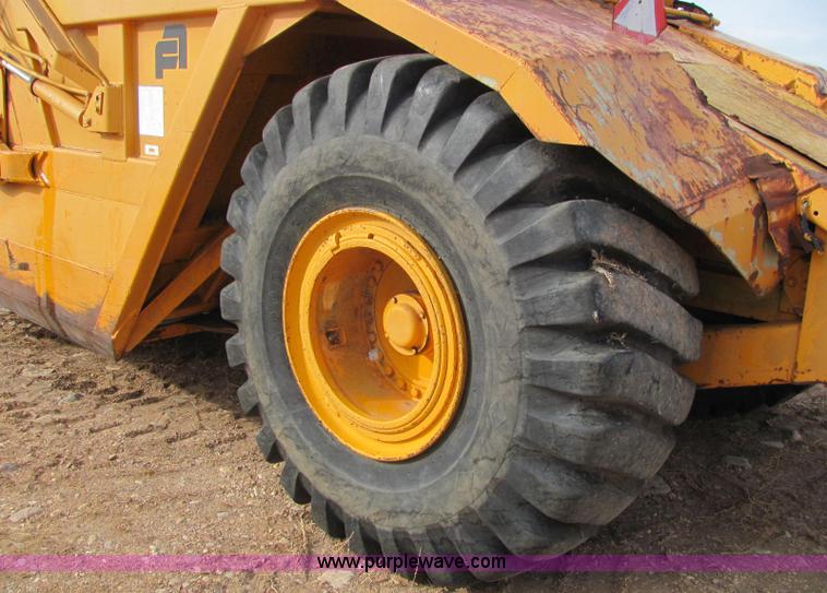 image for item C3110 Fiat-Allis 161 elevating paddle scraper