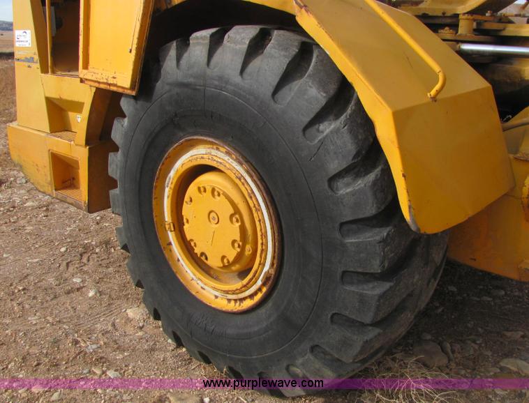 image for item C3110 Fiat-Allis 161 elevating paddle scraper