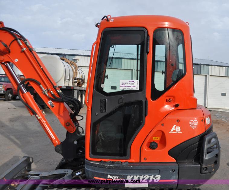 image for item C3113 2009 Kubota KX121-3SS mini excavator