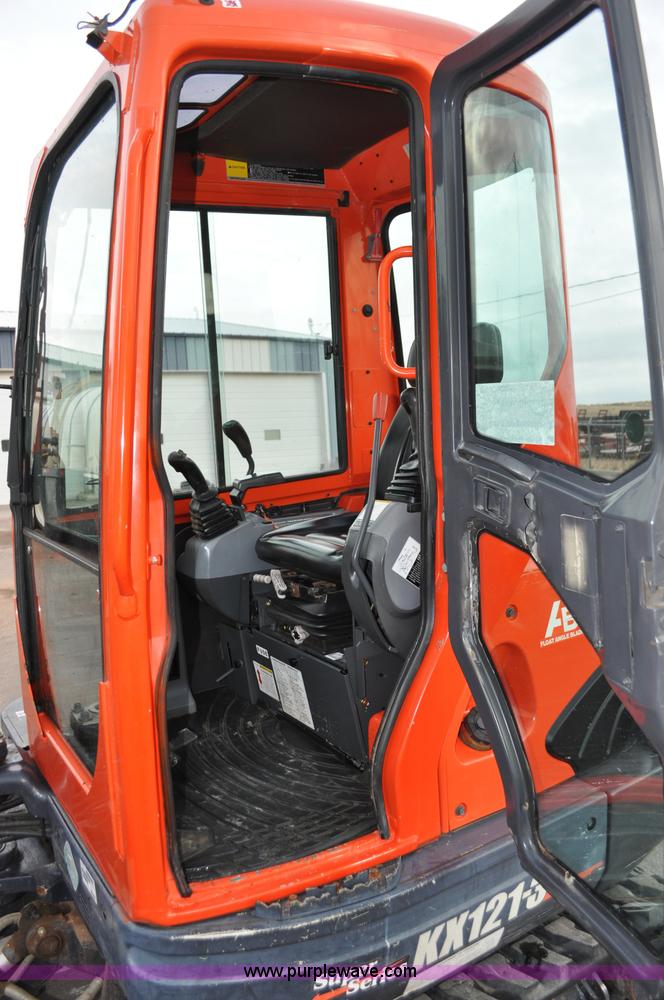image for item C3113 2009 Kubota KX121-3SS mini excavator