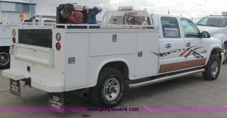 image for item C3116 2004 GMC 3500 service truck