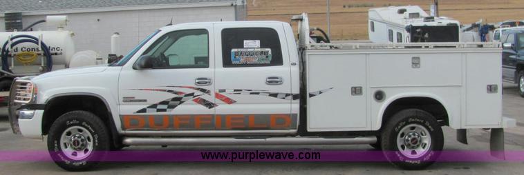 image for item C3116 2004 GMC 3500 service truck