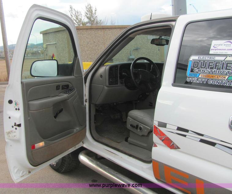 image for item C3116 2004 GMC 3500 service truck