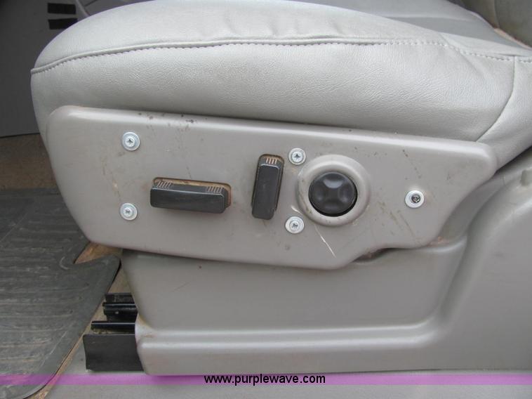 image for item C3116 2004 GMC 3500 service truck