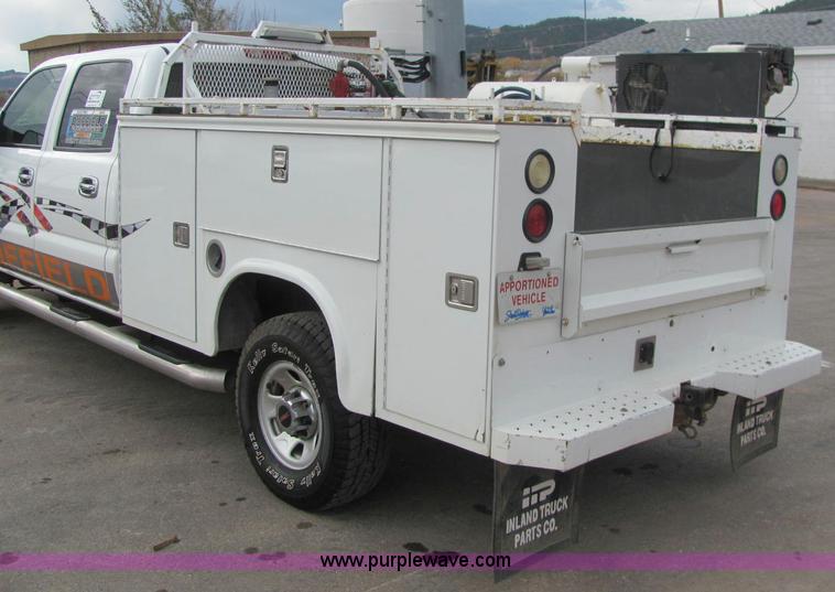 image for item C3116 2004 GMC 3500 service truck