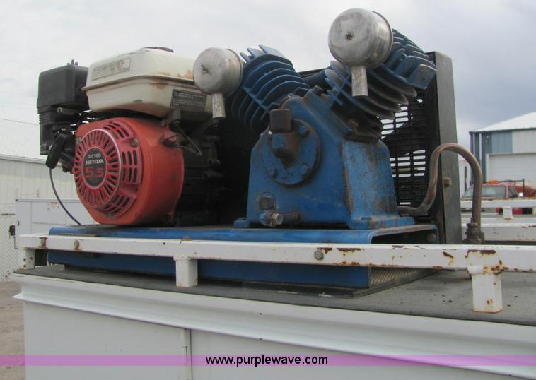 image for item C3116 2004 GMC 3500 service truck