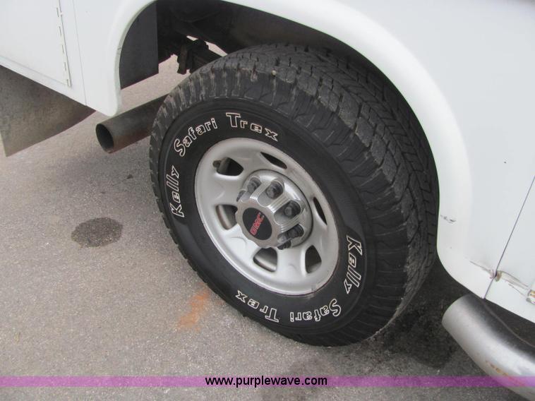 image for item C3116 2004 GMC 3500 service truck