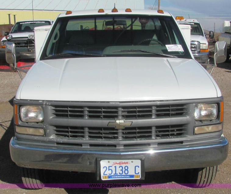 image for item C3119 1996 Chevrolet Cheyenne 3500 service truck