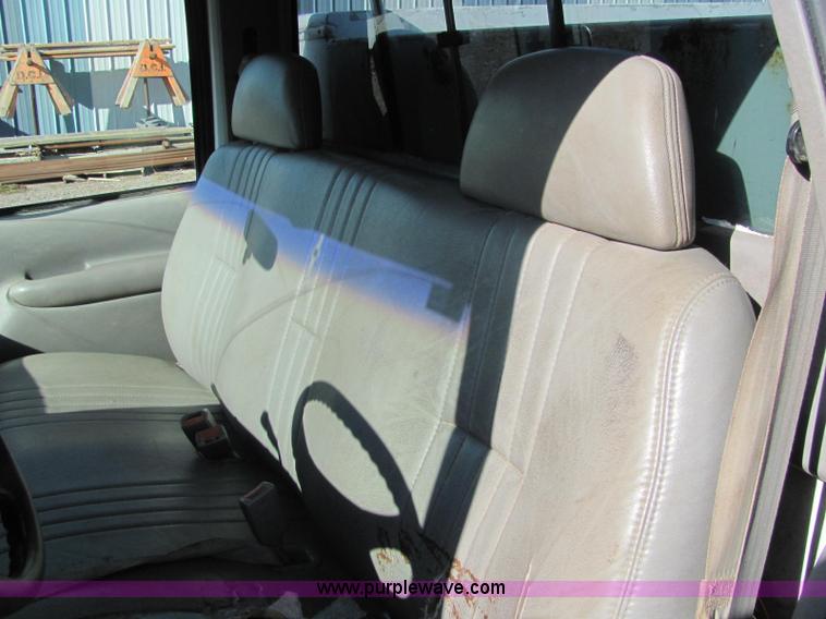 image for item C3119 1996 Chevrolet Cheyenne 3500 service truck