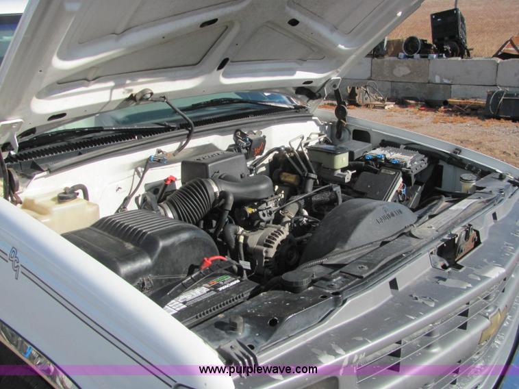 image for item C3119 1996 Chevrolet Cheyenne 3500 service truck