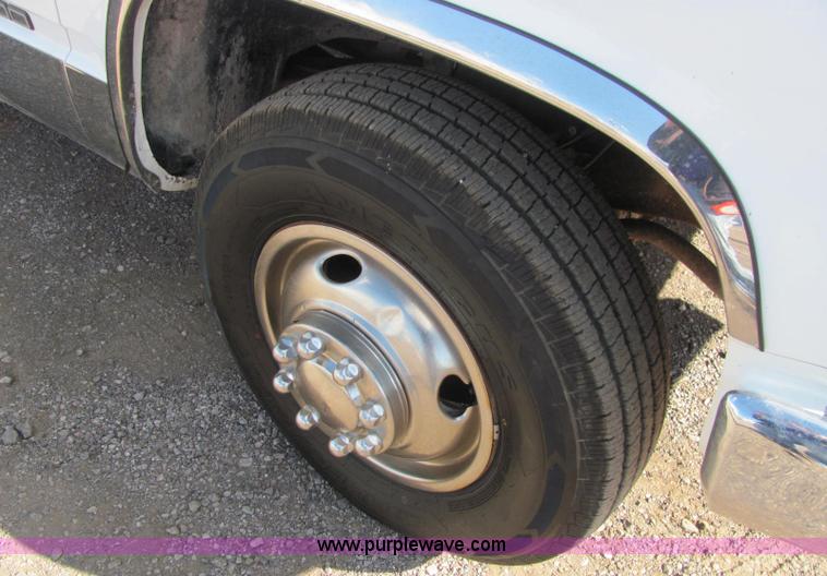 image for item C3119 1996 Chevrolet Cheyenne 3500 service truck