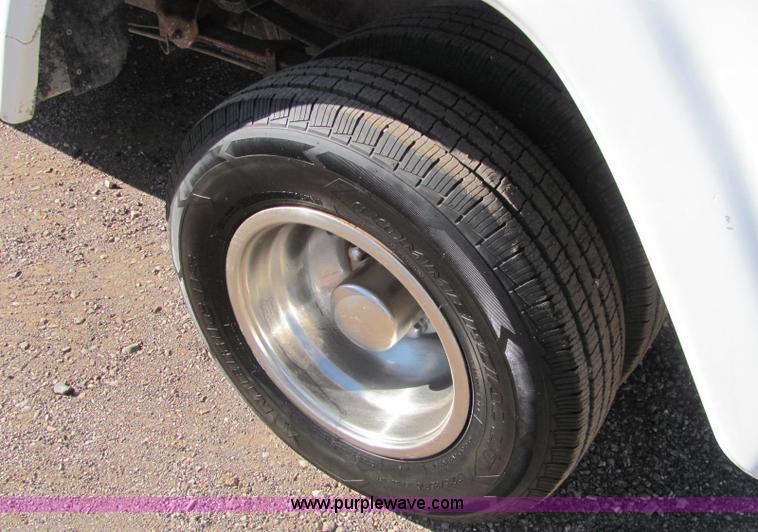 image for item C3119 1996 Chevrolet Cheyenne 3500 service truck