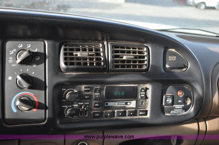 image for item C3121 1998 Dodge Ram 3500 service truck