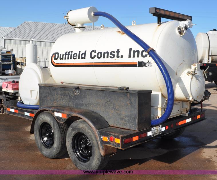 image for item C3128 1999 Vacmaster SPV800 vacuum system