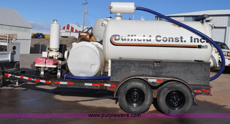 image for item C3128 1999 Vacmaster SPV800 vacuum system