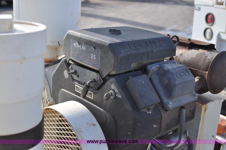 image for item C3128 1999 Vacmaster SPV800 vacuum system